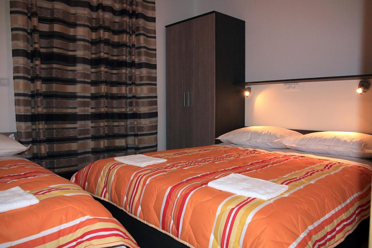 Apartments And Rooms By The Sea Tucepi, Makarska - 6058 Eksteriør bilde