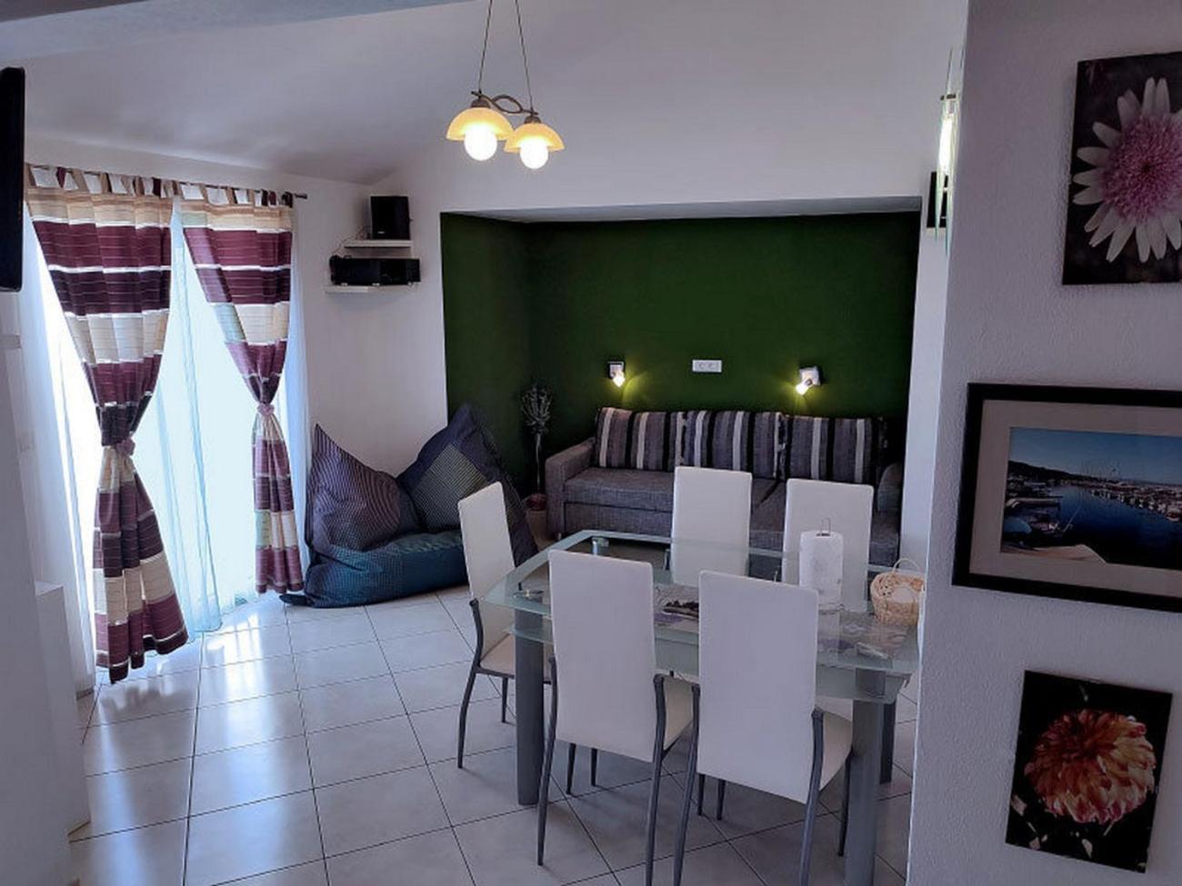 Apartments And Rooms By The Sea Tucepi, Makarska - 6058 Eksteriør bilde